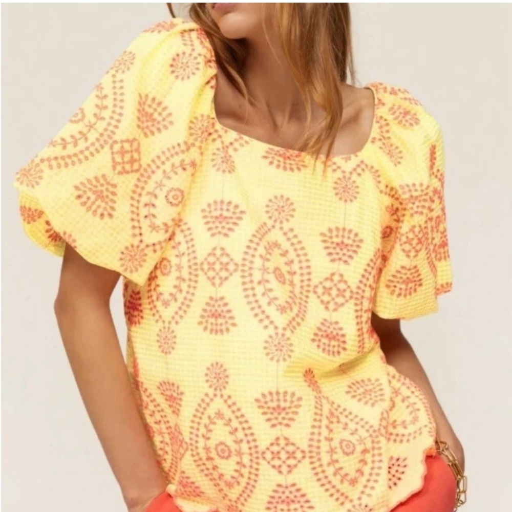 Yellow gingham seersucker. BNWT. Gorgeous for spring/summer Size Large